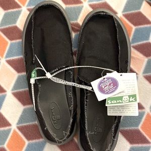 Sanuk yoga mat shoes